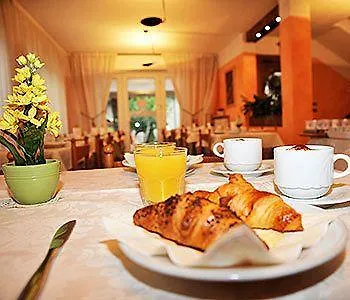 סירמיונה Hotel Marolda