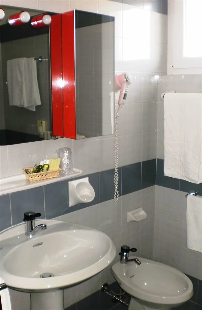 סירמיונה Hotel Marolda